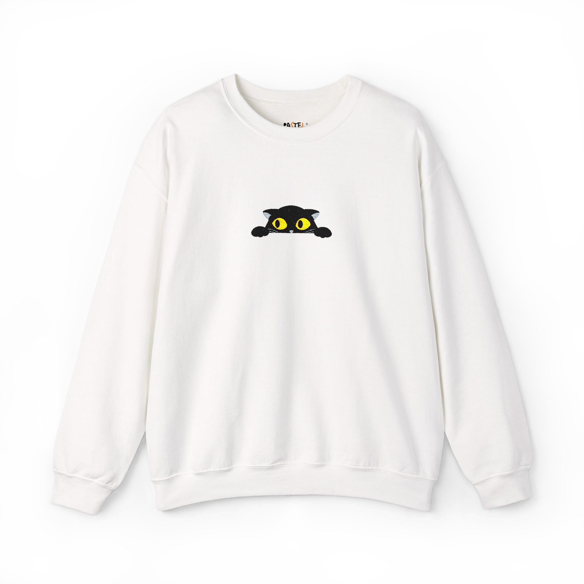 Baju Sejuk Krew Leher Kucing Hitam Mengintai – Grafik Mata Kuning Comel