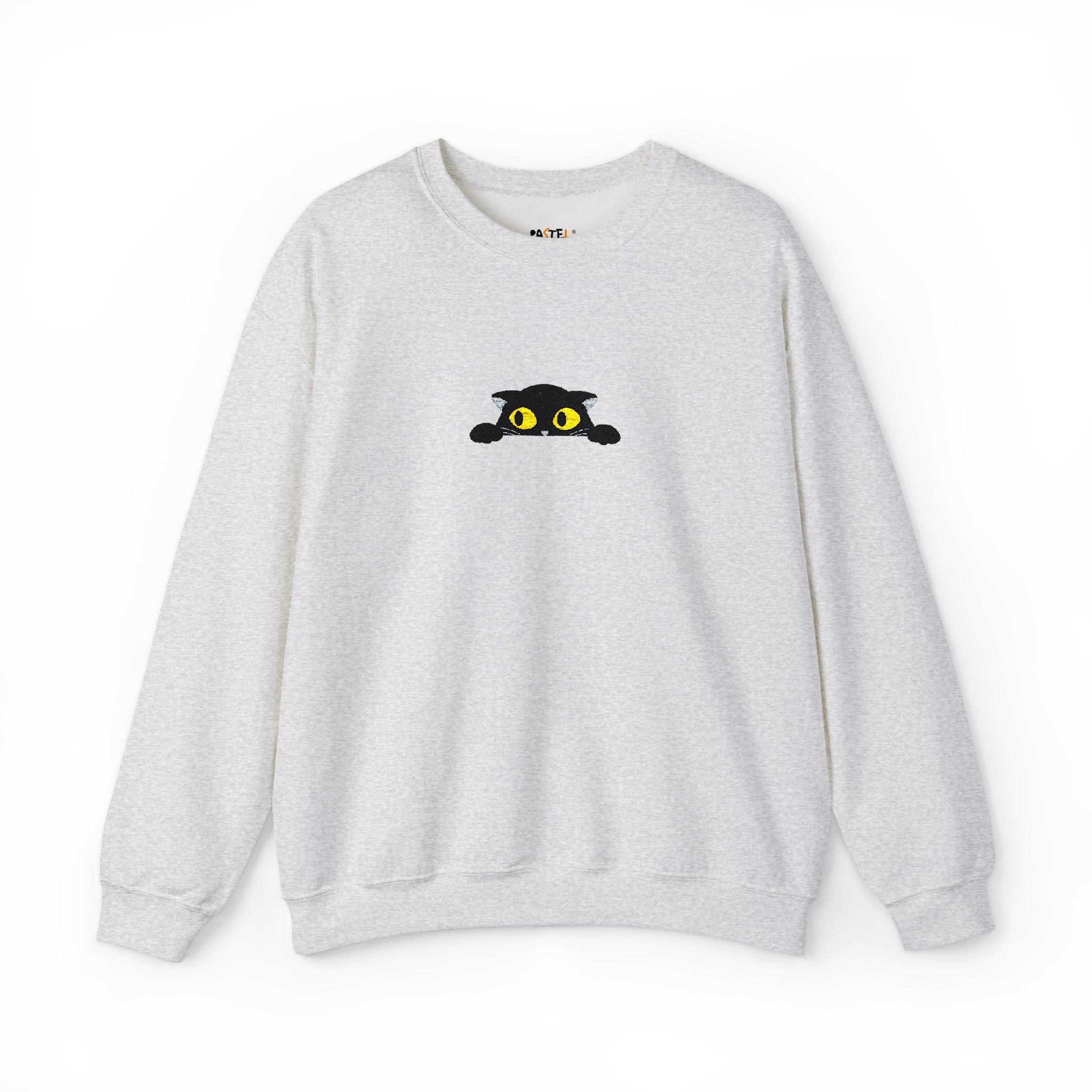 Baju Sejuk Krew Leher Kucing Hitam Mengintai – Grafik Mata Kuning Comel