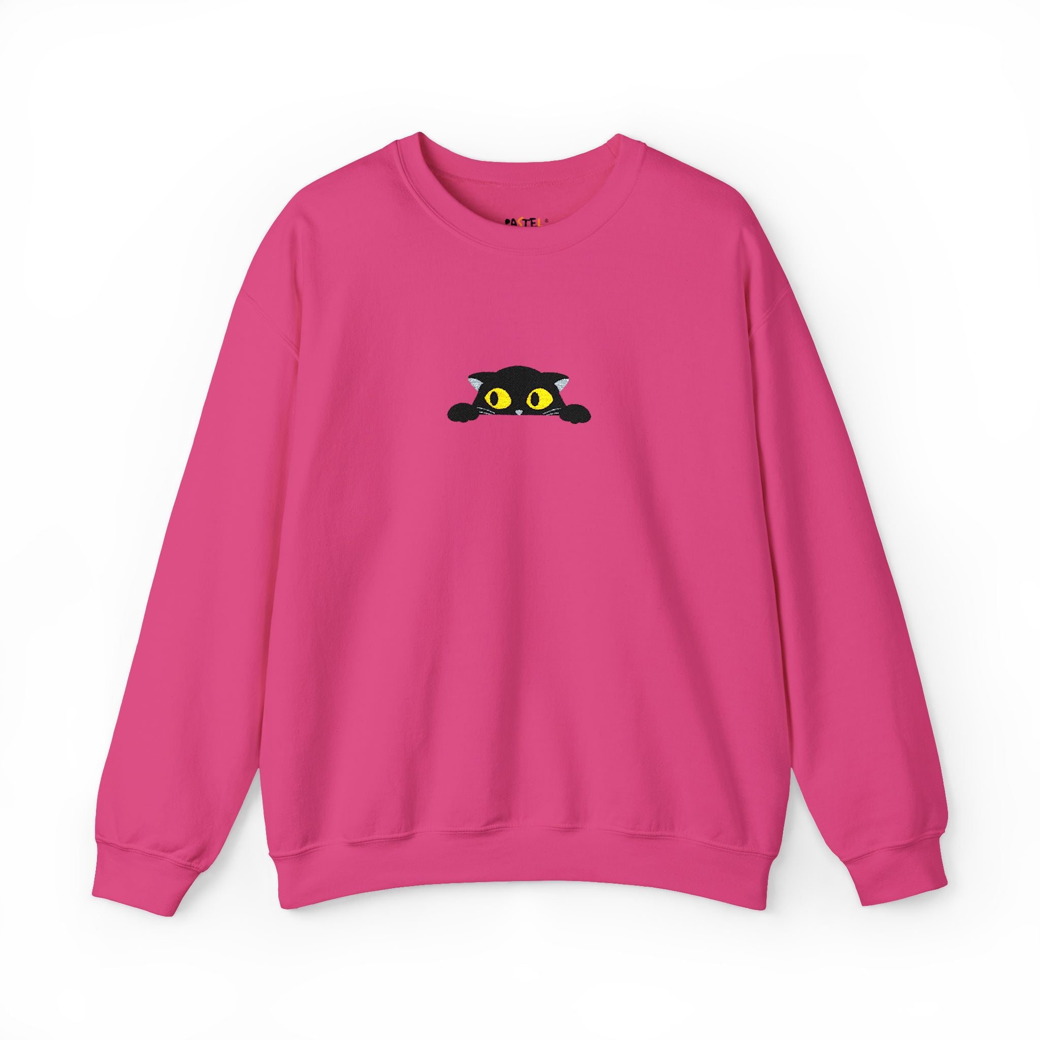 Baju Sejuk Krew Leher Kucing Hitam Mengintai – Grafik Mata Kuning Comel